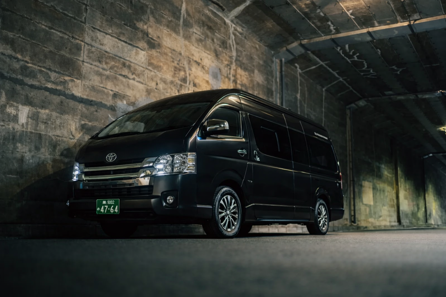 Toyota Hiace Luxury Van